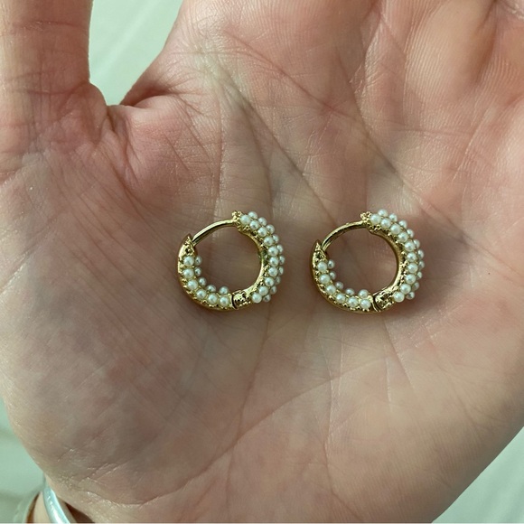 Vintage Tiny Pearl Gold Plated Hoop Earrings - Picture 3 of 6